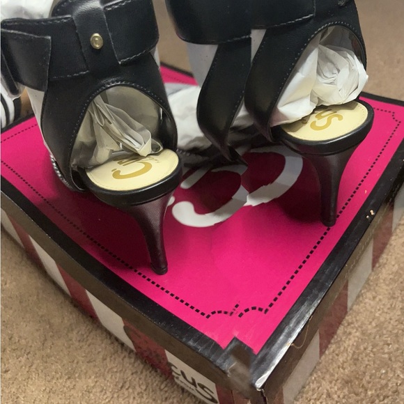 Size 7 Sam Edelman Black & White Plaid Heel - Picture 5 of 10